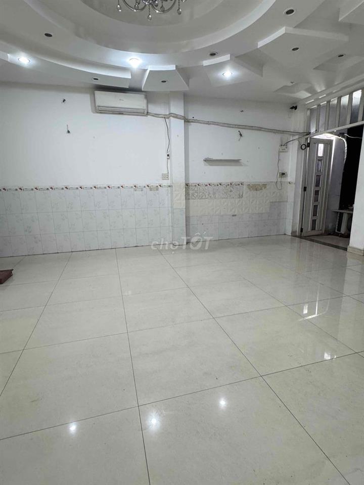 PHÒNG BAN CÔNG ( 78m2 ) - MÁY LẠNH - 1PN - 1WC