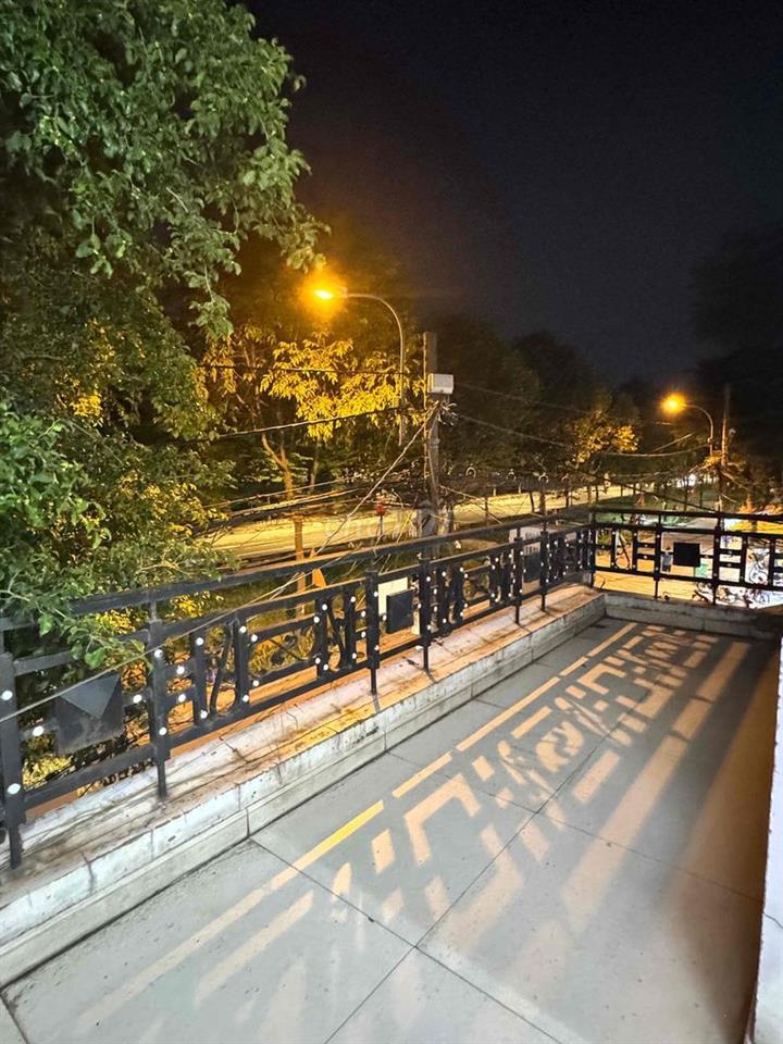 PHÒNG BAN CÔNG ( 78m2 ) - MÁY LẠNH - 1PN - 1WC