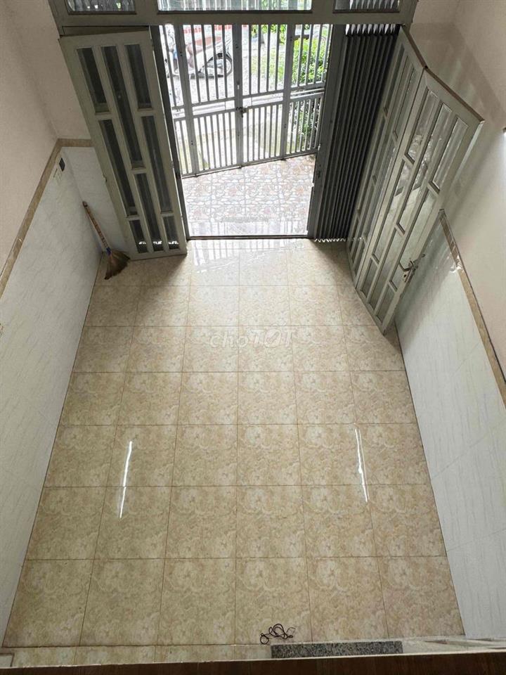NHÀ NGUYÊN CĂN ( 4x14m ) - 2PN ( 1 KÍN + 1 HỞ ) - 2WC - BAN CÔNG