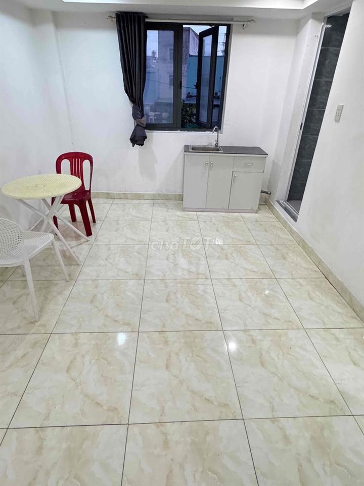 CĂN 2 PHÒNG ( 1 KÍN + 1 HỞ ) - FULL NT - THANG MÁY
