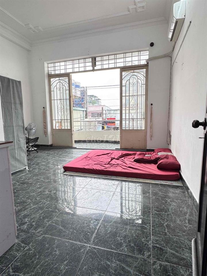 PHÒNG CÓ GÁC - SẴN MÁY LẠNH, TỦ LẠNH, KỆ TỦ BẾP