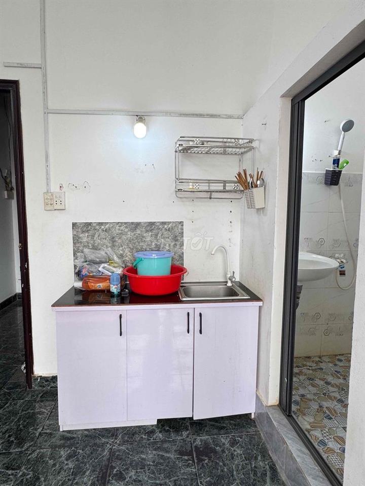 PHÒNG CÓ GÁC - SẴN MÁY LẠNH, TỦ LẠNH, KỆ TỦ BẾP