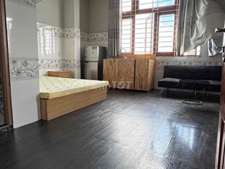 PHÒNG SIÊU RỘNG FULL NT Y HÌNH - THANG MÁY