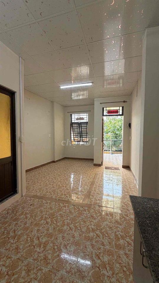 PHÒNG BAN CÔNG - KHU TÊN LỬA - CUỐI Đ.VÀNH ĐAI TRONG