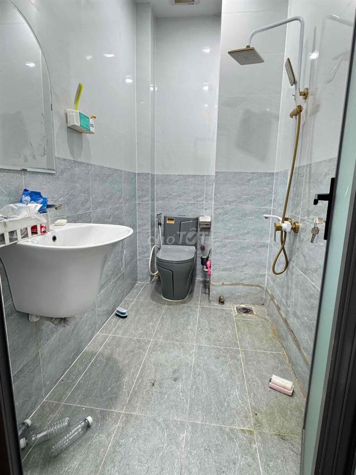 PHÒNG - SẴN MÁY LẠNH - TỦ
