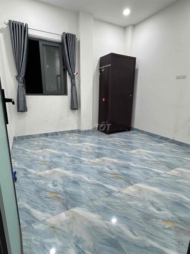 PHÒNG - SẴN MÁY LẠNH - TỦ