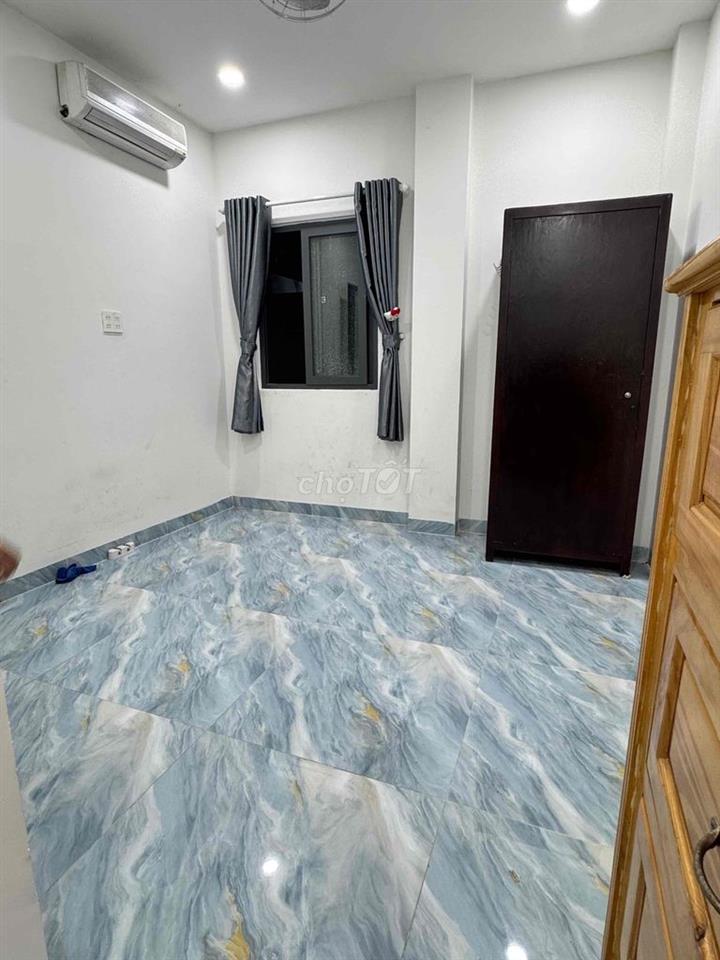 PHÒNG - SẴN MÁY LẠNH - TỦ