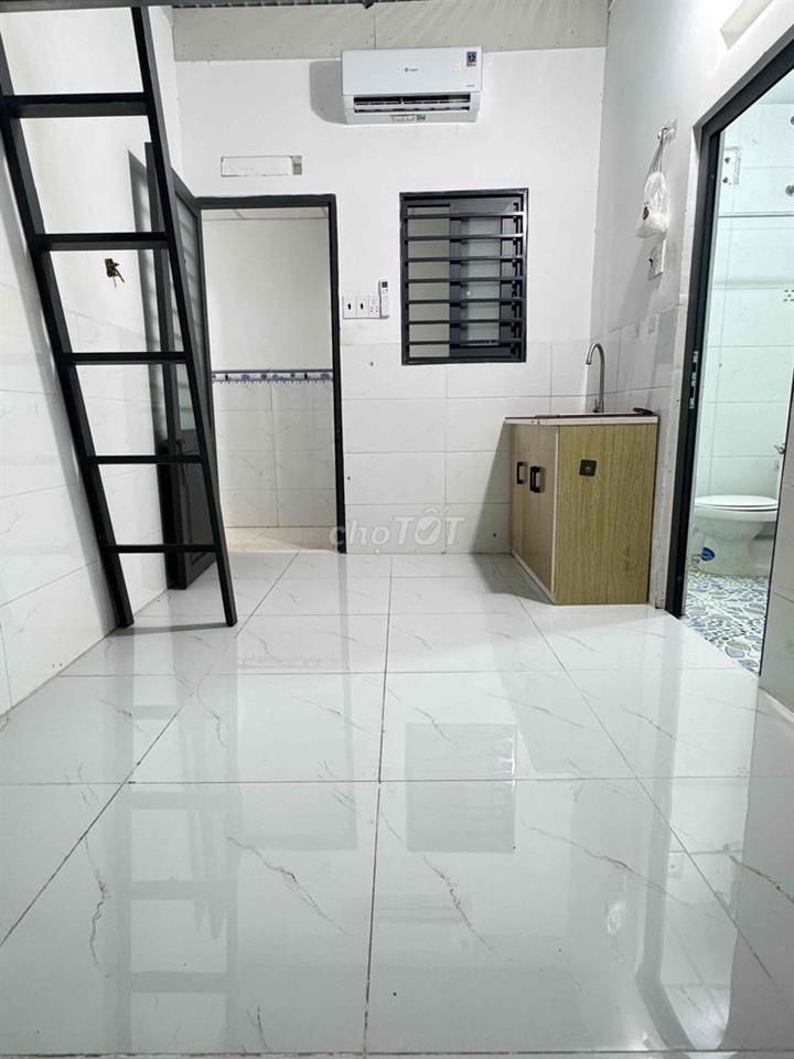 TẦNG TRỆT - SẴN MÁY LẠNH - KỆ TỦ BẾP - CÓ GÁC