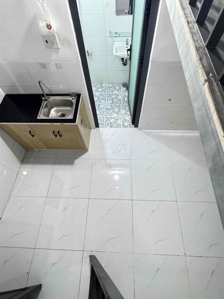 TẦNG TRỆT - SẴN MÁY LẠNH - KỆ TỦ BẾP - CÓ GÁC