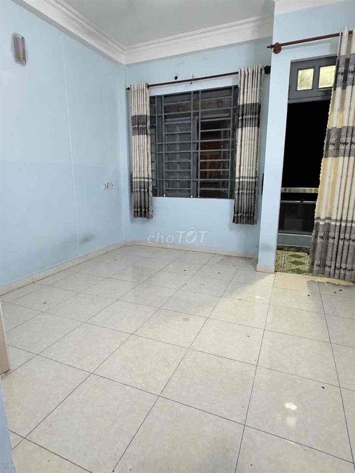 CHO THUÊ NGUYÊN LẦU 1 - 1PK ( CÓ BẾP ) + 1PN BAN CÔNG - 1WC