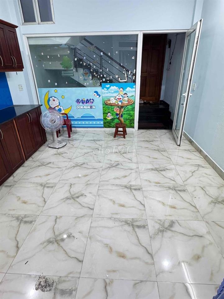 CHO THUÊ NGUYÊN LẦU 1 - 1PK ( CÓ BẾP ) + 1PN BAN CÔNG - 1WC