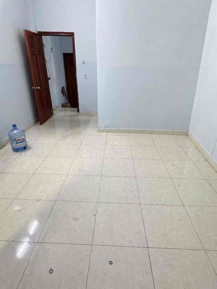 CHO THUÊ NGUYÊN LẦU 1 - 1PK ( CÓ BẾP ) + 1PN BAN CÔNG - 1WC