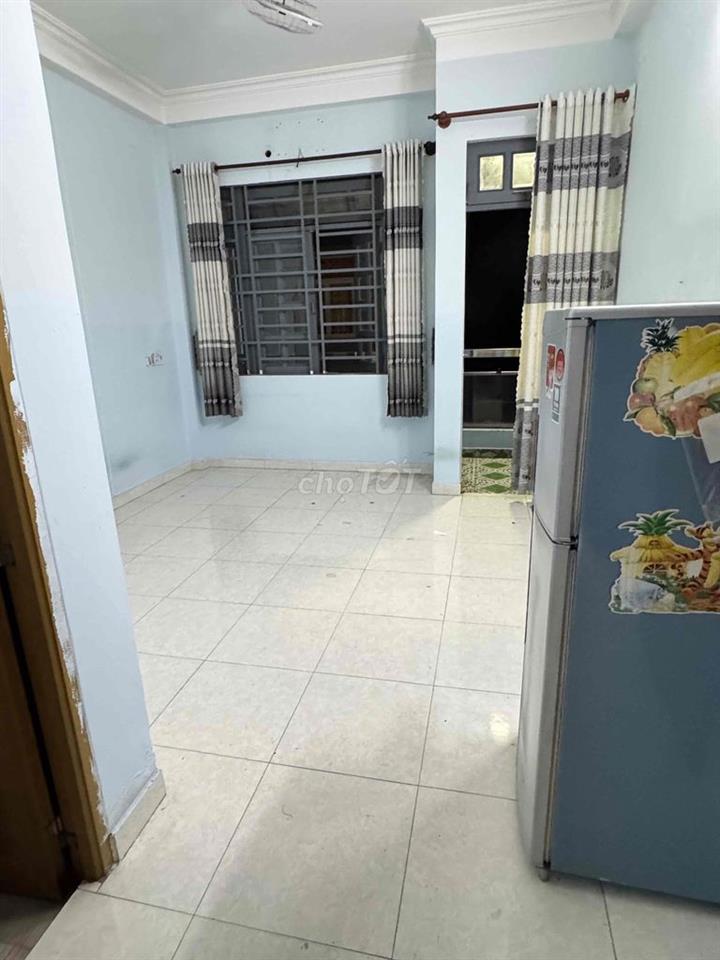PHÒNG BAN CÔNG - SẴN TỦ LẠNH, TỦ QUẦN ÁO