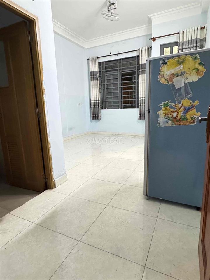 PHÒNG BAN CÔNG - SẴN TỦ LẠNH, TỦ QUẦN ÁO