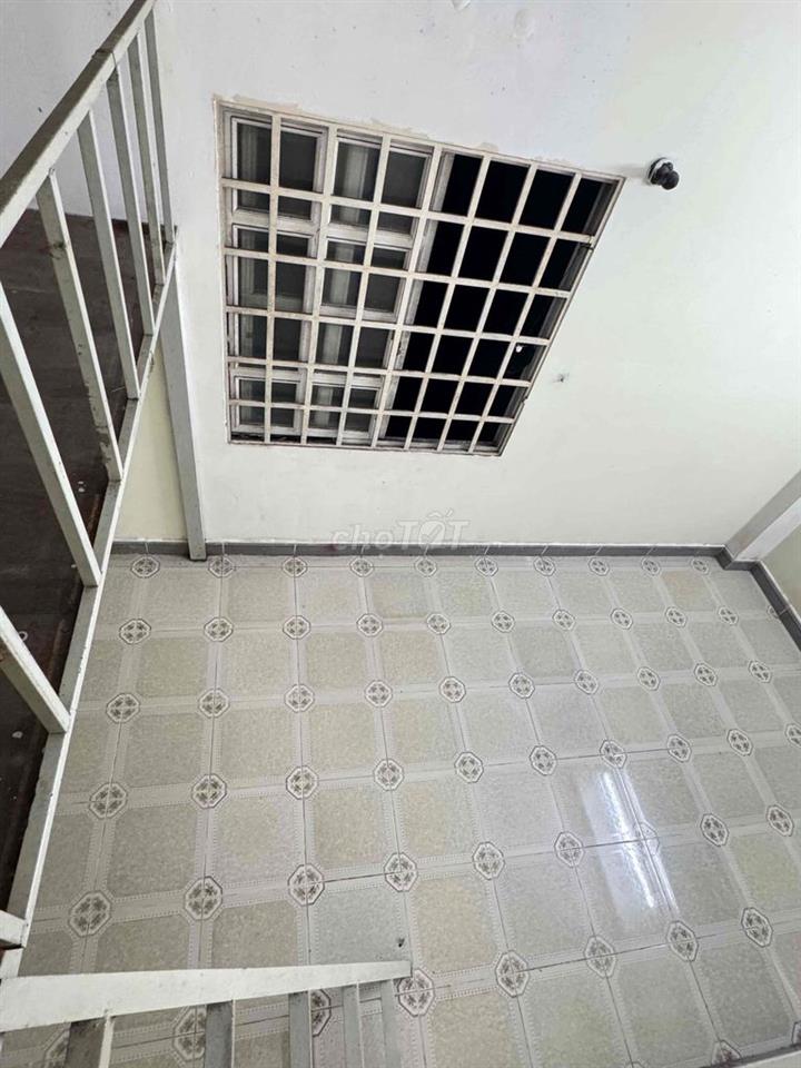 PHÒNG TRỌ - GẦN CHỢ ĐÊM BÀ HOM