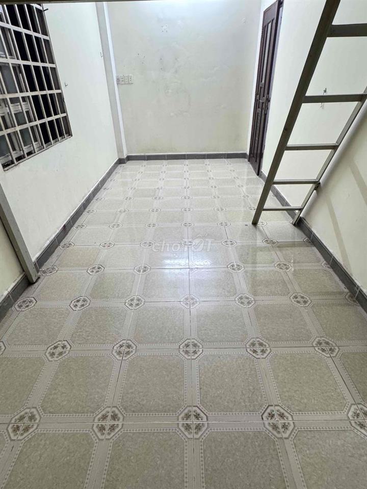 PHÒNG TRỌ - GẦN CHỢ ĐÊM BÀ HOM