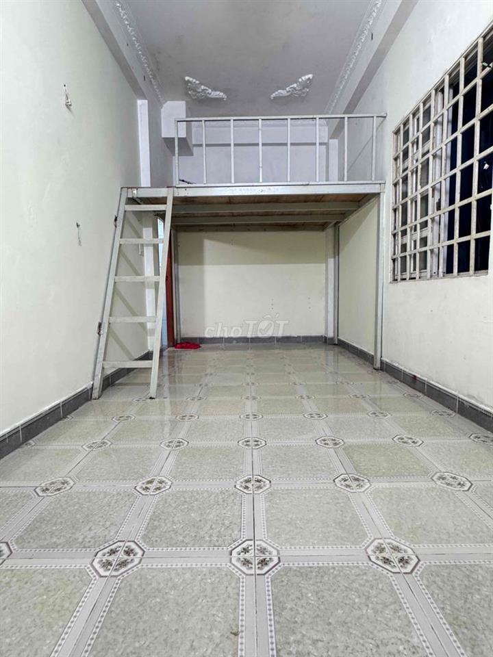 PHÒNG TRỌ - GẦN CHỢ ĐÊM BÀ HOM