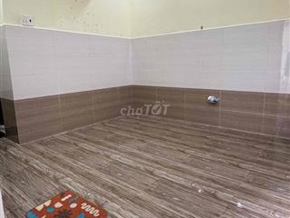 PHÒNG - SẴN MÁY LẠNH - THANG MÁY