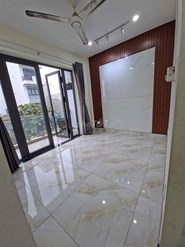PHÒNG BAN CÔNG 60m2 - 1PN + 1PK + 1WC