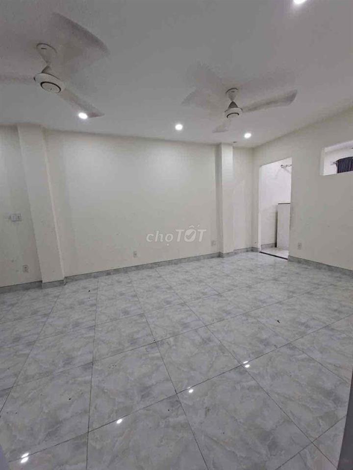 PHÒNG BAN CÔNG 60m2 - 1PN + 1PK + 1WC