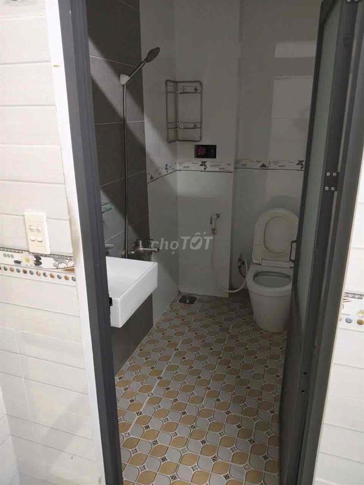 4PN 3WC Âu Cơ gần ĐH Văn Hiến, KDC đông đúc