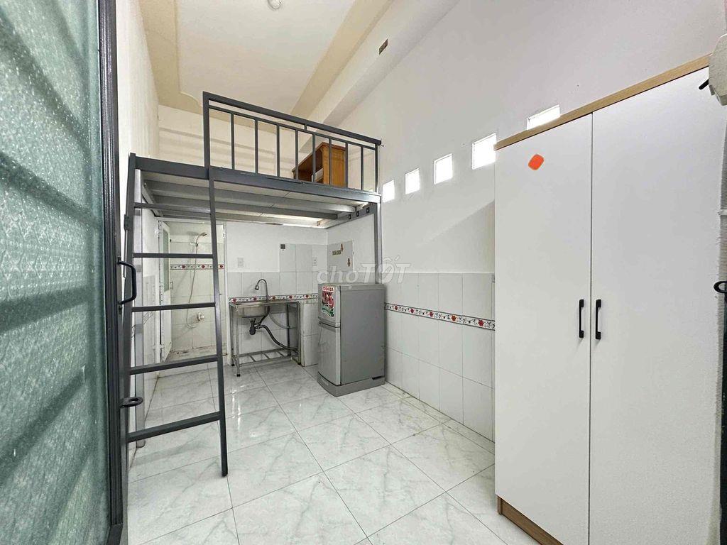 Cho thuê phòng gác nội thất đầy đủ giá rẻ gần Đại Học Văn Hiến