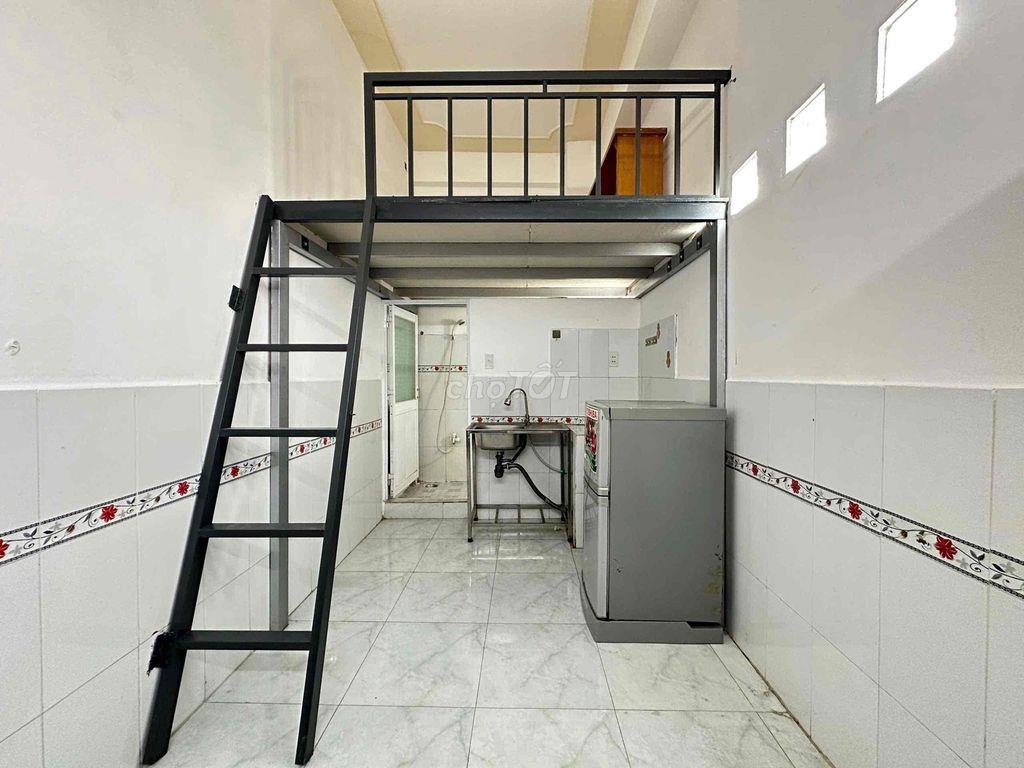 Cho thuê phòng gác nội thất đầy đủ giá rẻ gần Đại Học Văn Hiến