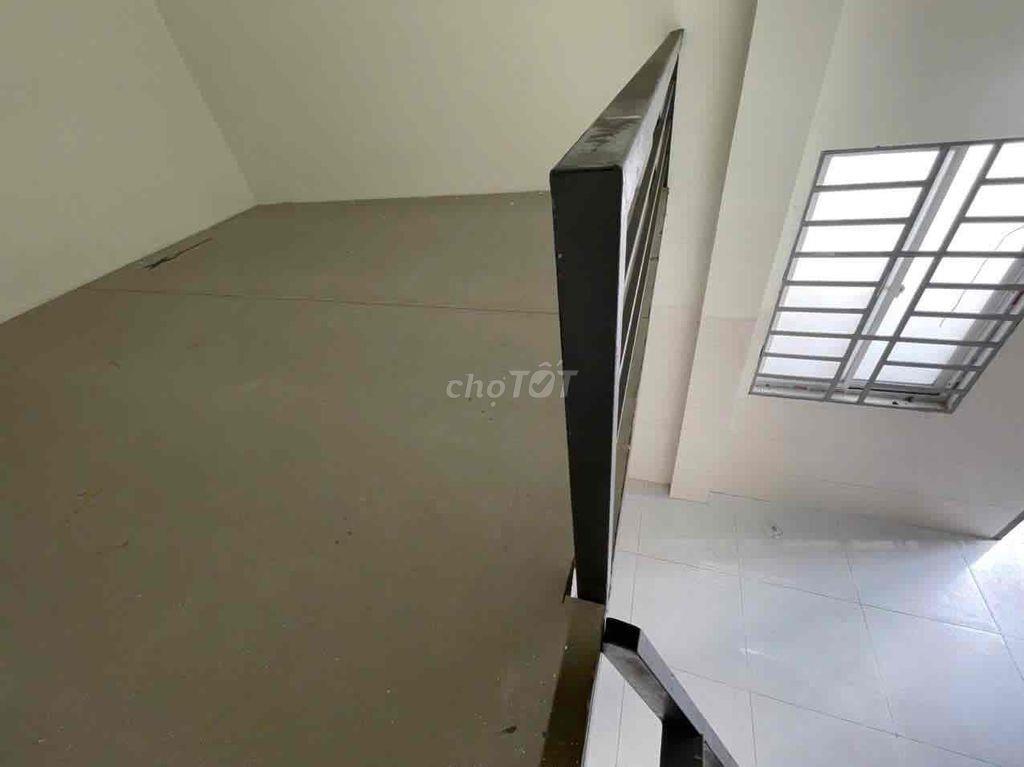 CHO THUÊ PHÒNG GÁC CAO CỬA SỔ TRỜI GẦN AEON TÂN PHÚ HUIT KCN VĨNH LỘC