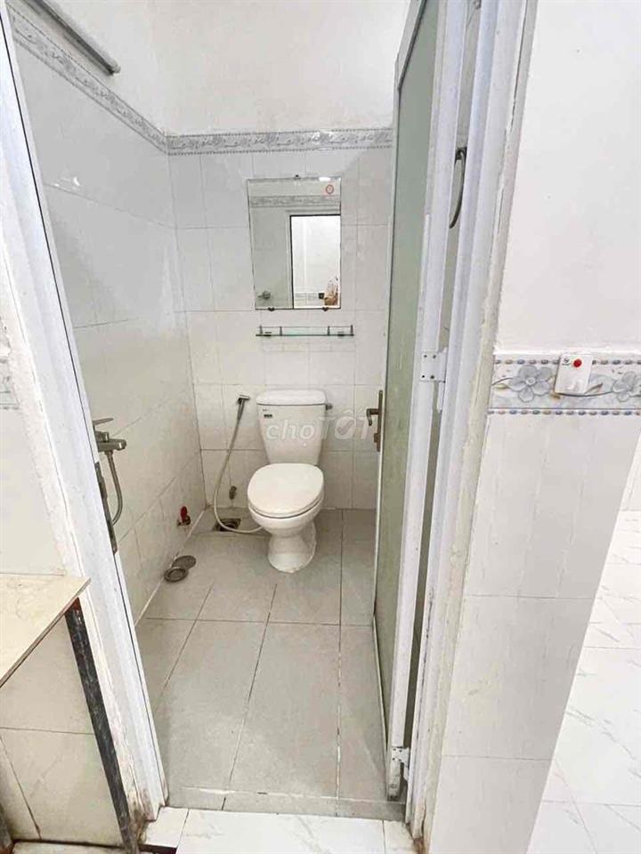 CHO THUÊ PHÒNG CỬA SỔ ĐẦY ĐỦ NỘI THẤT GẦN HUIT TRƯỜNG CHINH CỘNG HOÀ