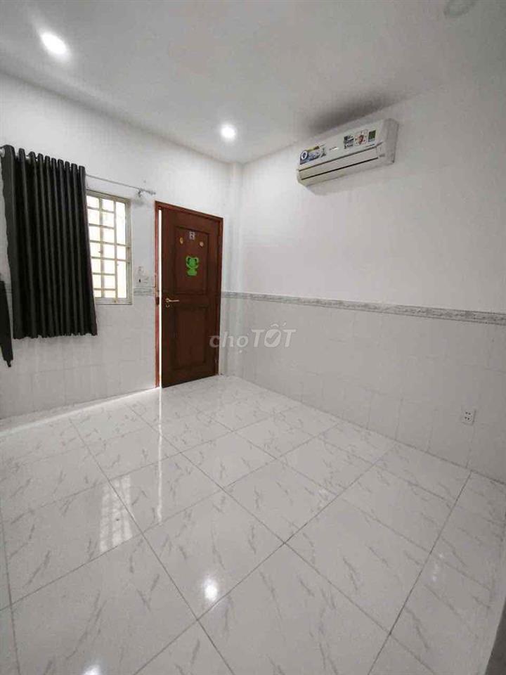 CHO THUÊ PHÒNG CỬA SỔ ĐẦY ĐỦ NỘI THẤT GẦN HUIT TRƯỜNG CHINH CỘNG HOÀ