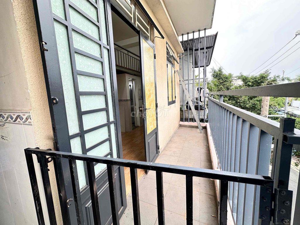 CHO THUÊ PHÒNG GÁC BAN CÔNG CỬA SỔ TRỜI ĐI BỘ ĐẠI HỌC CÔNG THƯƠNG