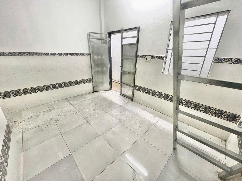 Dự Án Mới Xây - Phòng  Gác Cao Giá Rẻ