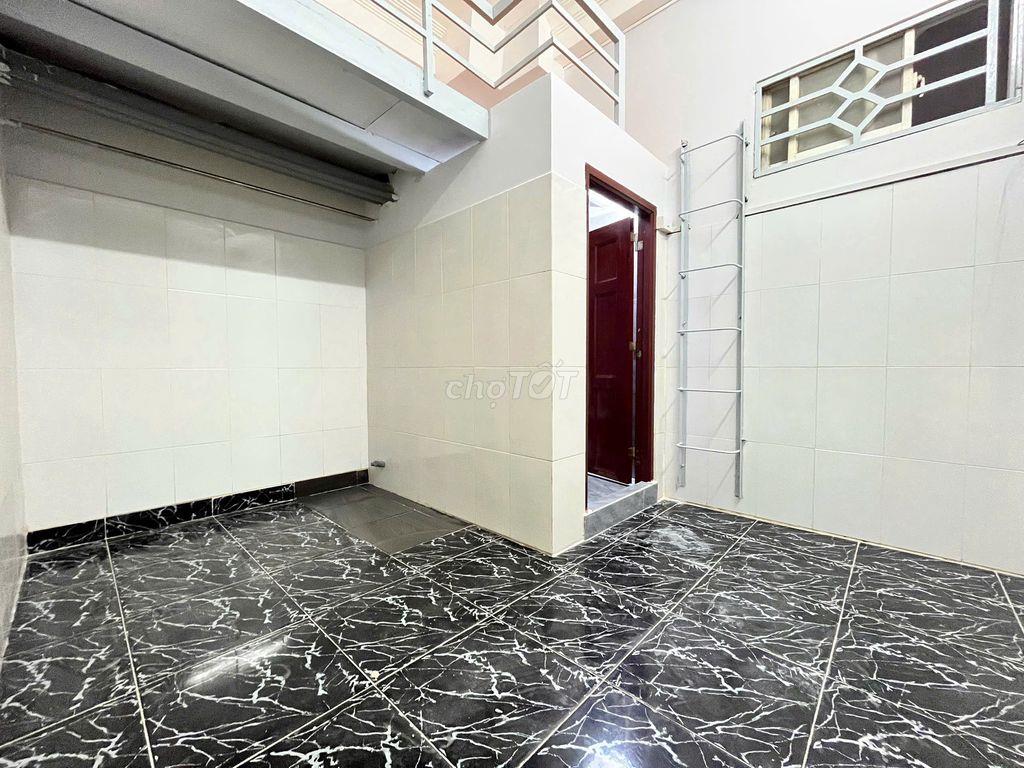 PHÒNG CỬA SỔ NGAY CAO ĐẲNG LÝ TỰ TRỌNG