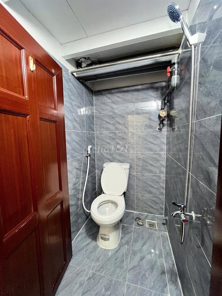 PHÒNG CỬA SỔ NGAY CAO ĐẲNG LÝ TỰ TRỌNG