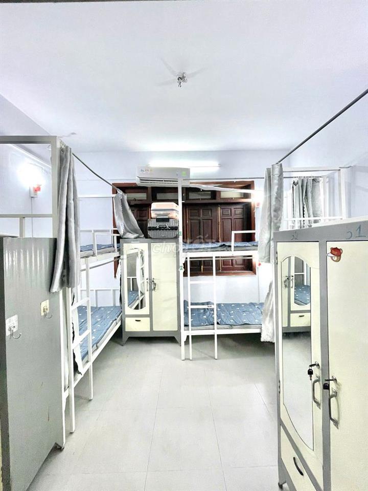 KÝ TÚC XÁ GIÁ RẺ NGAY CỔNG SAU VĂN LANG