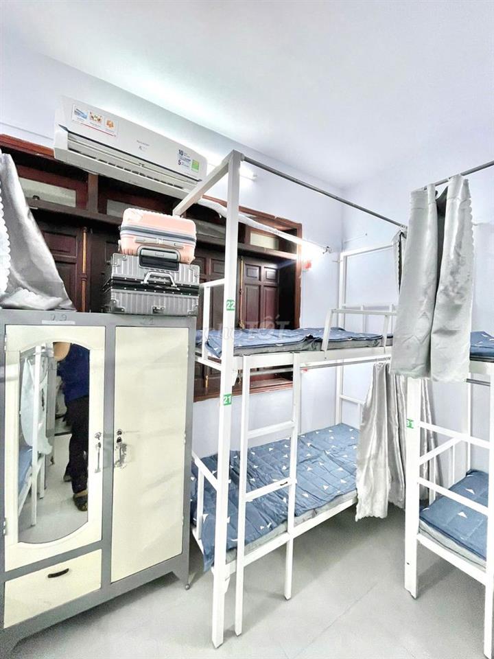KÝ TÚC XÁ GIÁ RẺ NGAY CỔNG SAU VĂN LANG