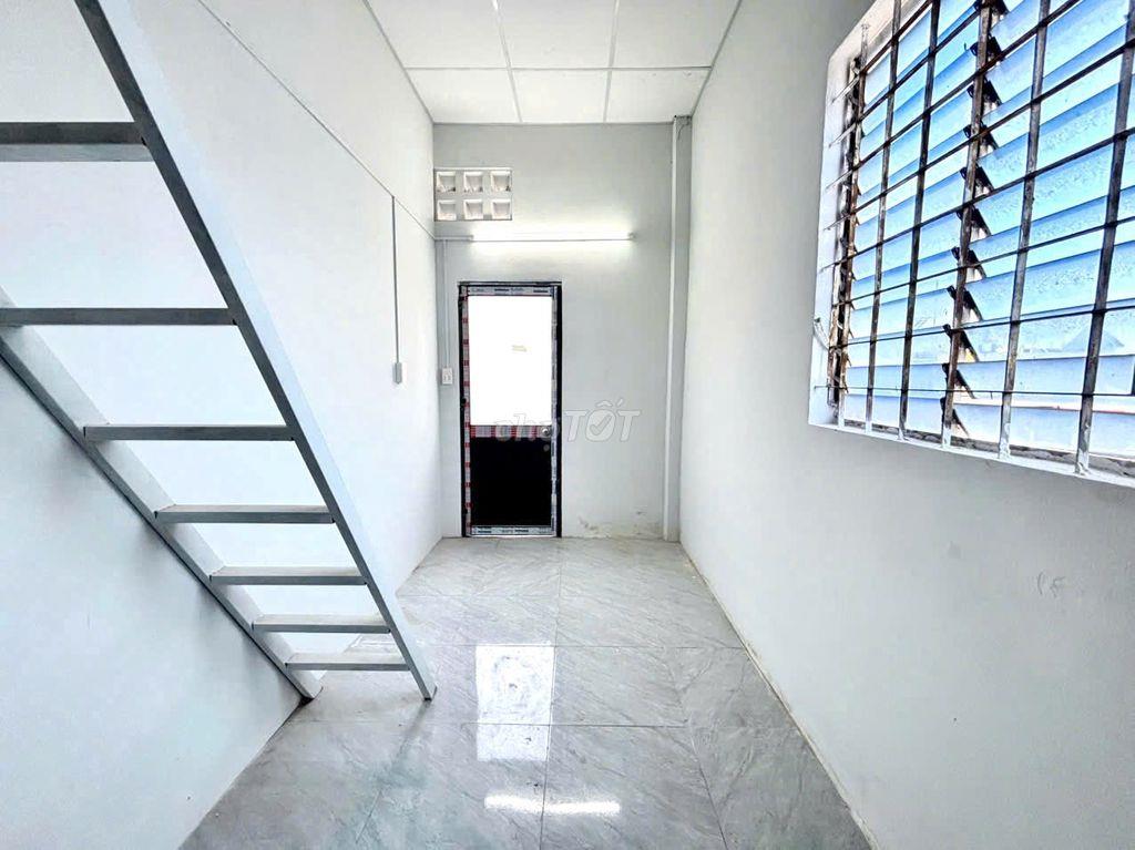 BAN CÔNG - MÁY LẠNH NGAY LÊ ĐỨC THỌ
