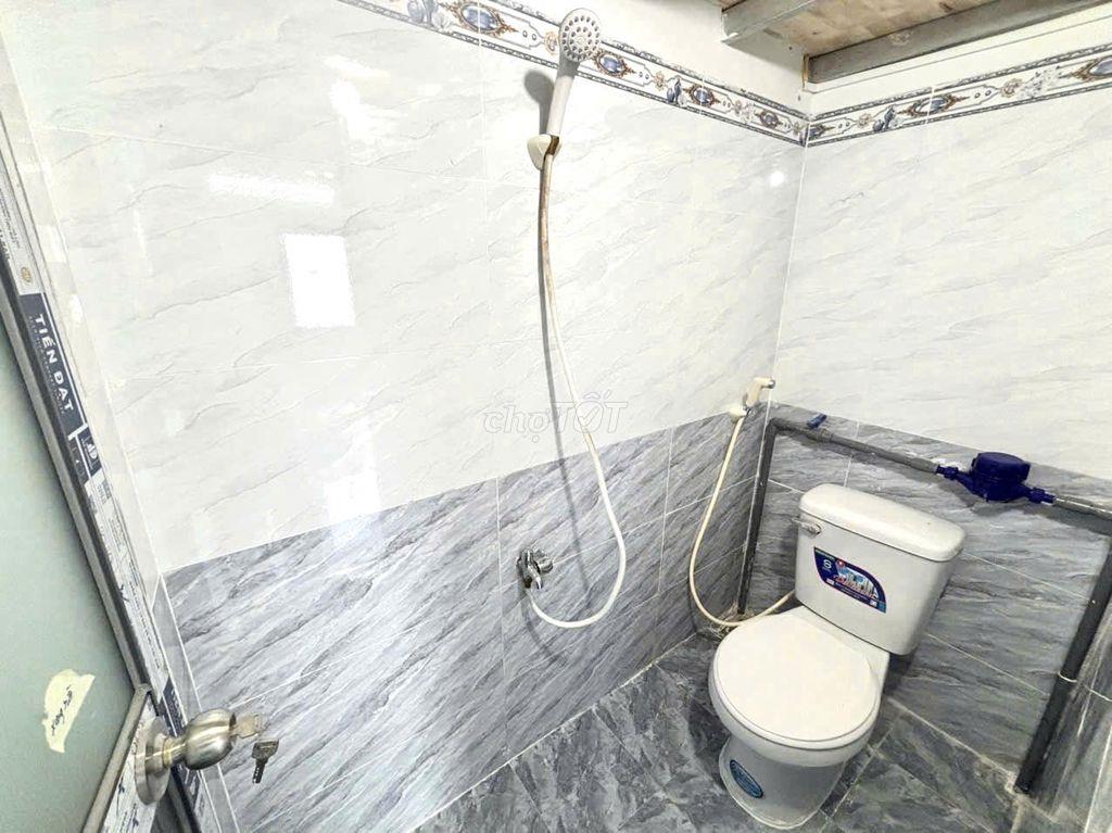BAN CÔNG - MÁY LẠNH NGAY LÊ ĐỨC THỌ
