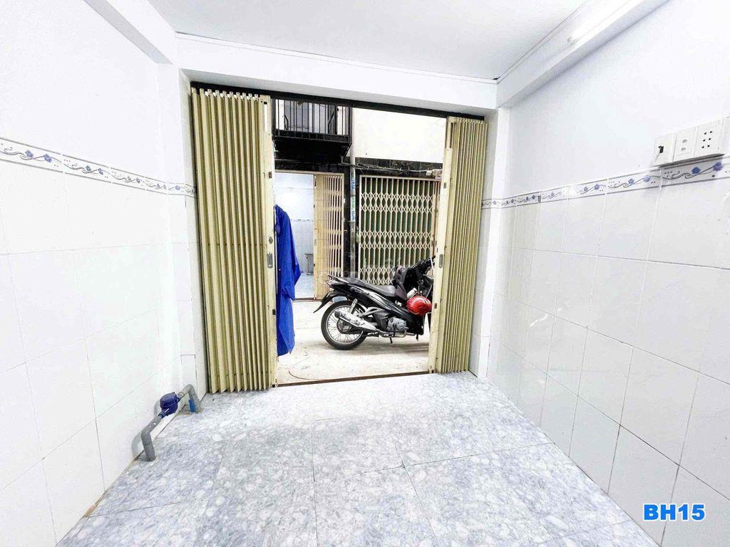 NHÀ NGUYÊN CĂN 2 LẦU - 2WC NGAY CHỢ BÌNH THÀNH
