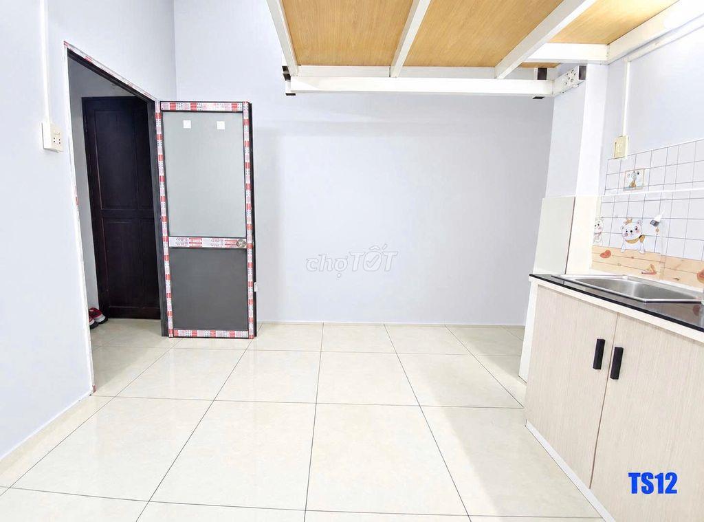 Phòng Máy Lạnh Giá Rẻ Ngay Dương Quảng Hàm