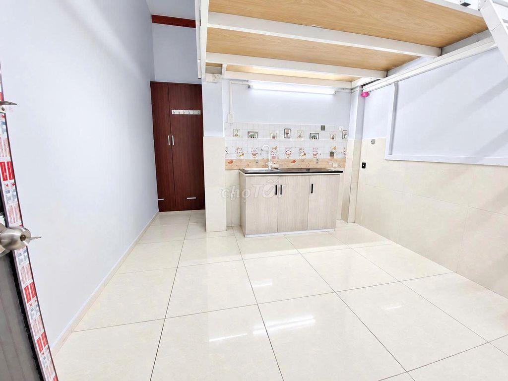 Phòng Máy Lạnh Giá Rẻ Ngay Dương Quảng Hàm