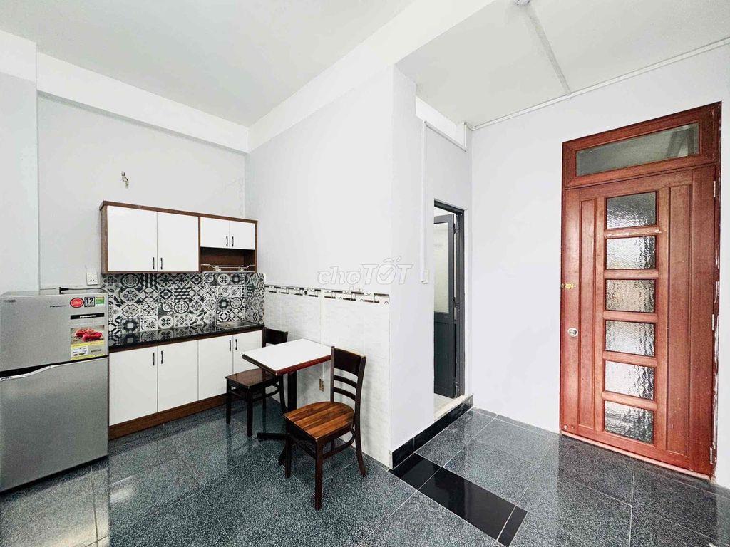 🏡CĂN HỘ TÁCH BẾP FULL NỘI THẤT 1 PHÒNG NGỦ - BAN CÔNG - 6.8Tr - 30m²