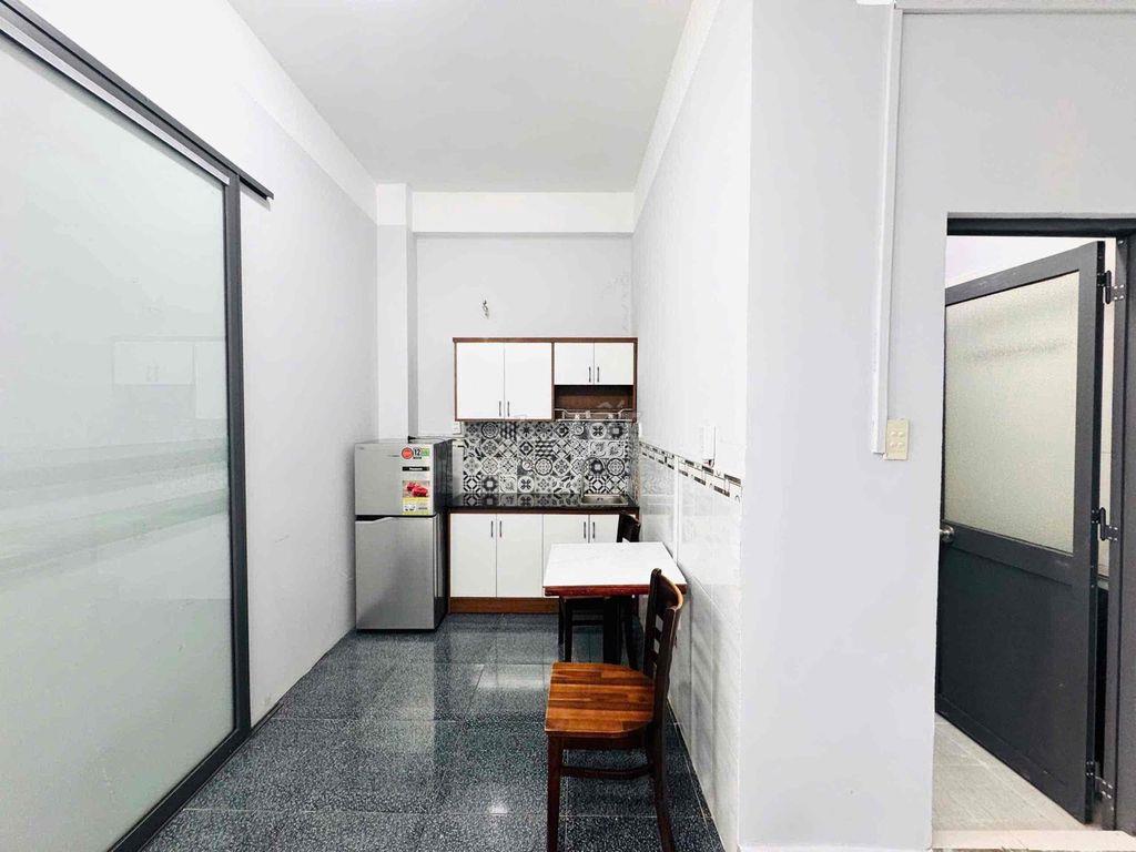 🏡CĂN HỘ TÁCH BẾP FULL NỘI THẤT 1 PHÒNG NGỦ - BAN CÔNG - 6.8Tr - 30m²