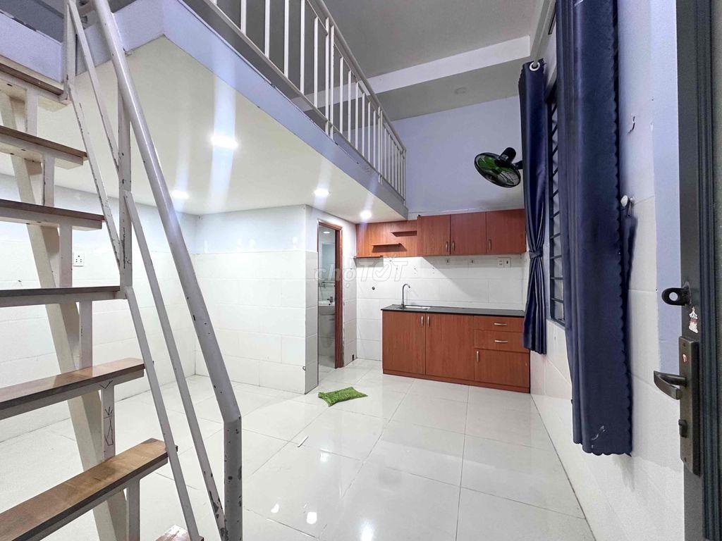 DUPLEX CỬA SỔ TRỜI SIÊU RỘNG THANG MAY GẦN ĐẠI HỌC VĂN HIẾN