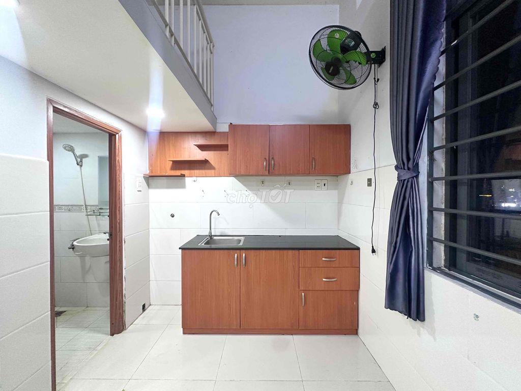 DUPLEX CỬA SỔ TRỜI SIÊU RỘNG THANG MAY GẦN ĐẠI HỌC VĂN HIẾN