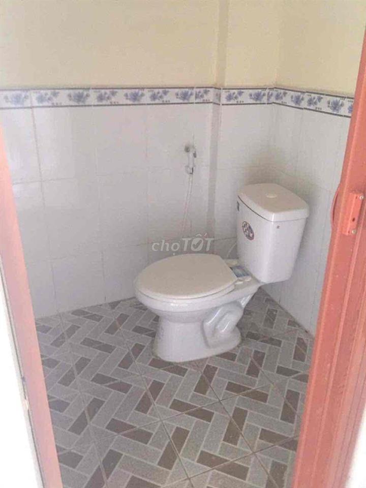 CHO THUÊ PHÒNG TRỐNG CÓ GÁC RỘNG RÃI GIÁ RẺ GẦN CÔNG VIÊN ĐẦM SEN