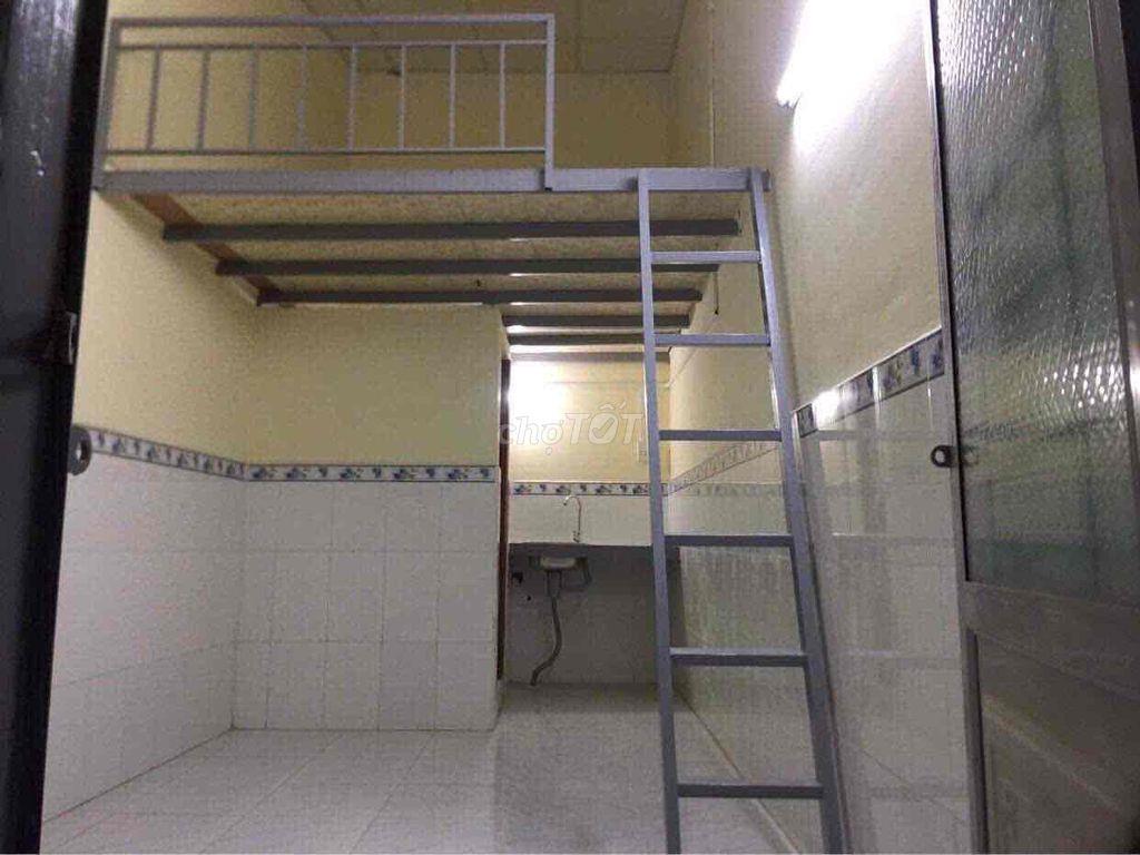 CHO THUÊ PHÒNG TRỐNG CÓ GÁC RỘNG RÃI GIÁ RẺ GẦN CÔNG VIÊN ĐẦM SEN