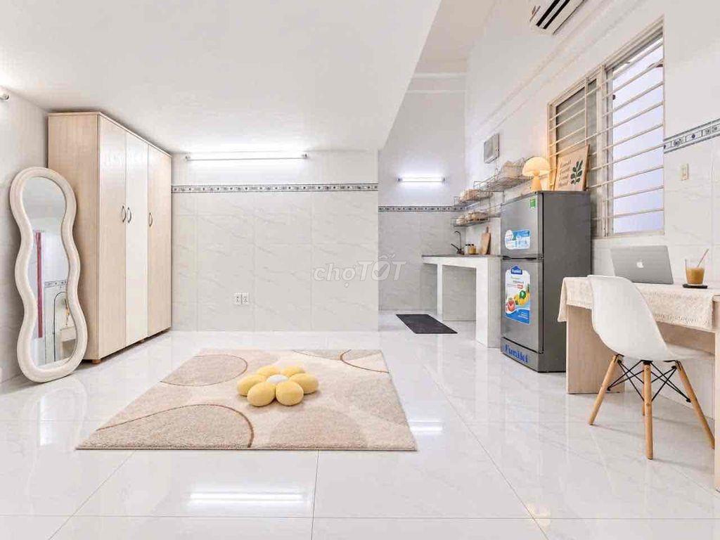 Cho Thuê Phòng Gác Cửa Sổ Trời Full NT Ngay Etown Cộng Hoà, Tân Bình