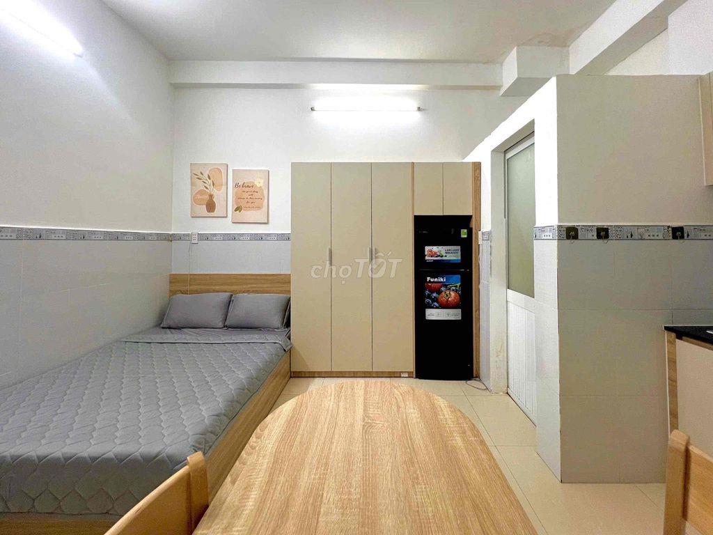 Cho Thuê Phòng Cửa Sổ Đầy Đủ Nội Thất Thang Máy Ngay Tô Hiệu, Tân Phú