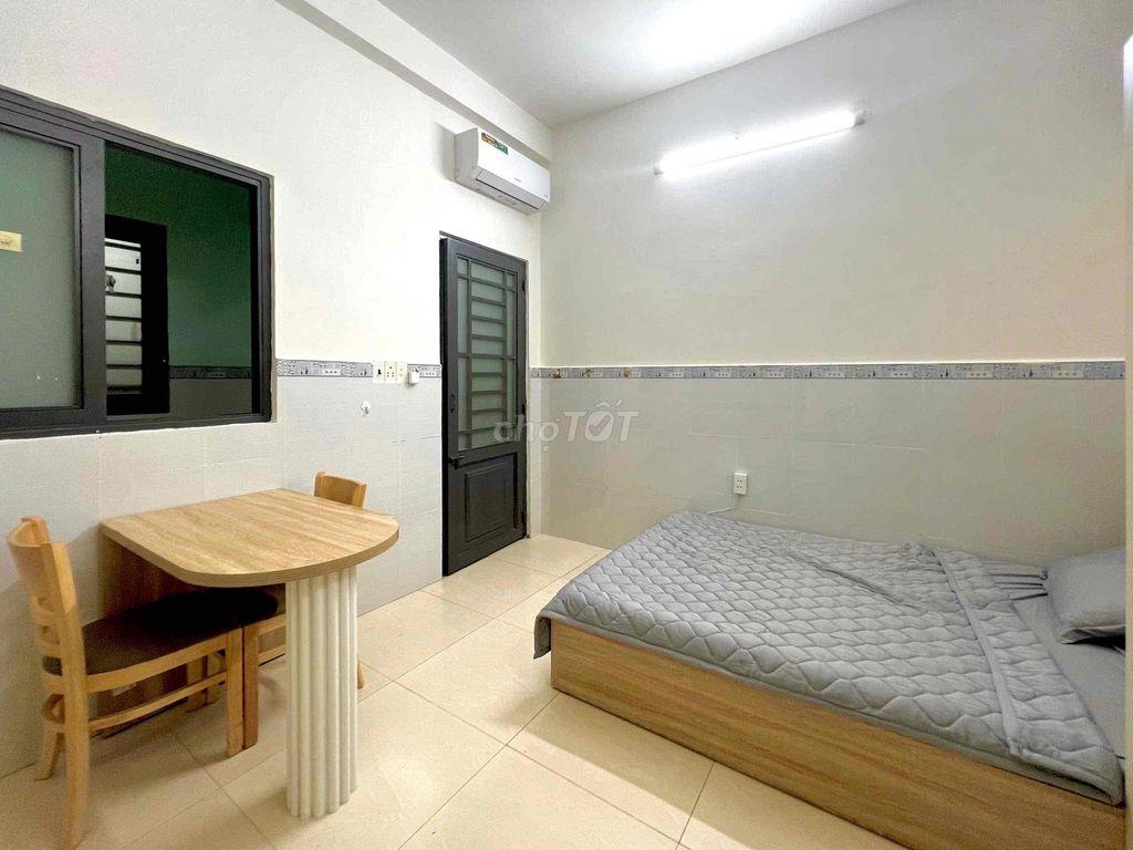 Cho Thuê Phòng Cửa Sổ Đầy Đủ Nội Thất Thang Máy Ngay Tô Hiệu, Tân Phú